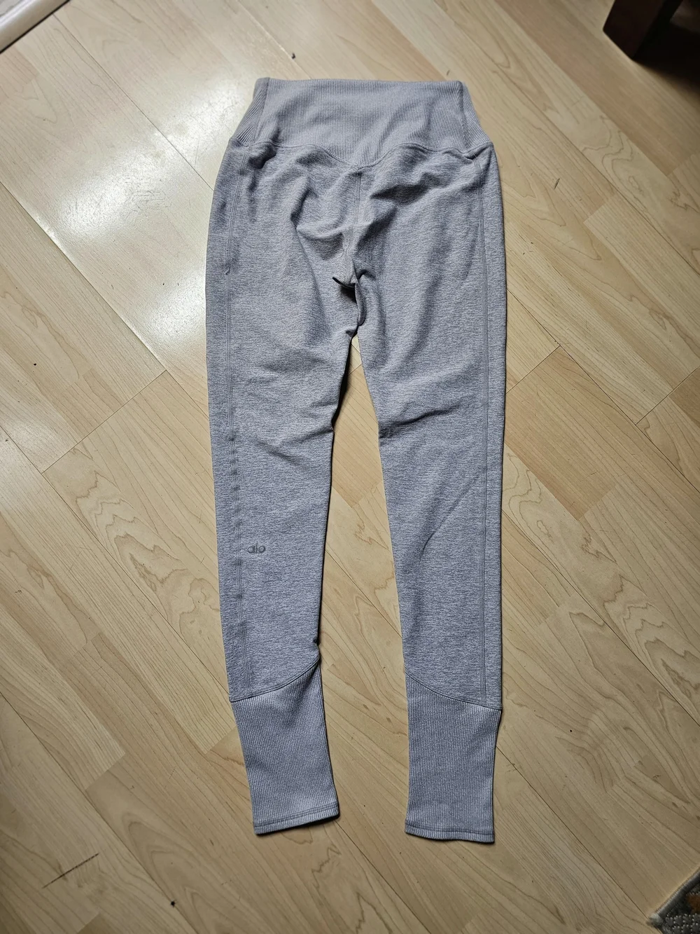 Alo Yoga High-Waist Alosoft Lounge Leggings Athletic Heather Grey